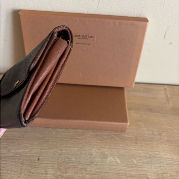 Authentic Louis Vuitton monogram wallet with box - Picture 6 of 10